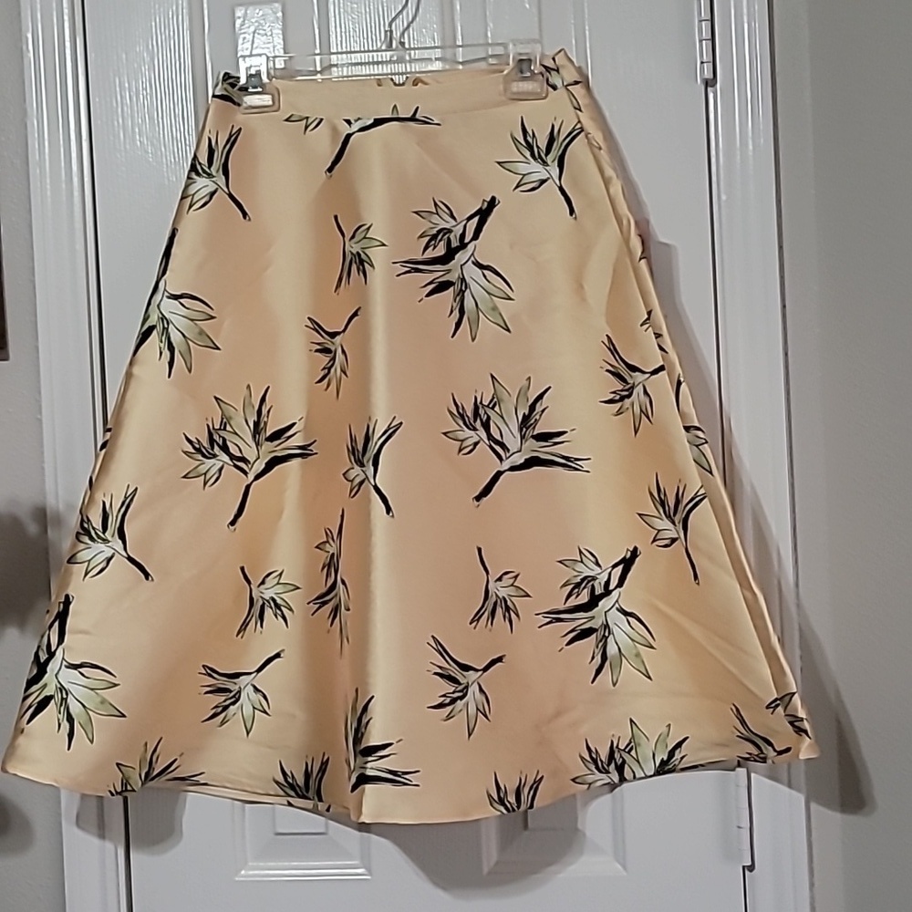Forever 21 Flare Skirt Size S